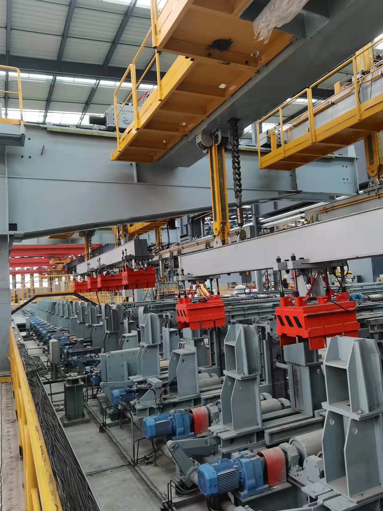 千豪吊型材,鋼軌自動化生產線用電永磁鐵吊具